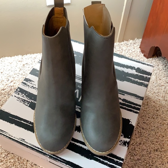 New Dolce Vita Ankle Boots - Picture 6 of 9